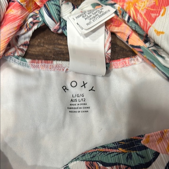 Roxy Orange and White One Piece Swimsuit Classic Cut - Picture 3 of 7